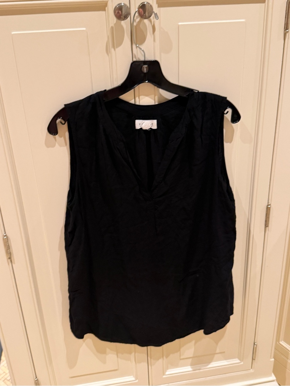 Velvet by Graham & Spencer Black Sleeveless V-Neck Camisole